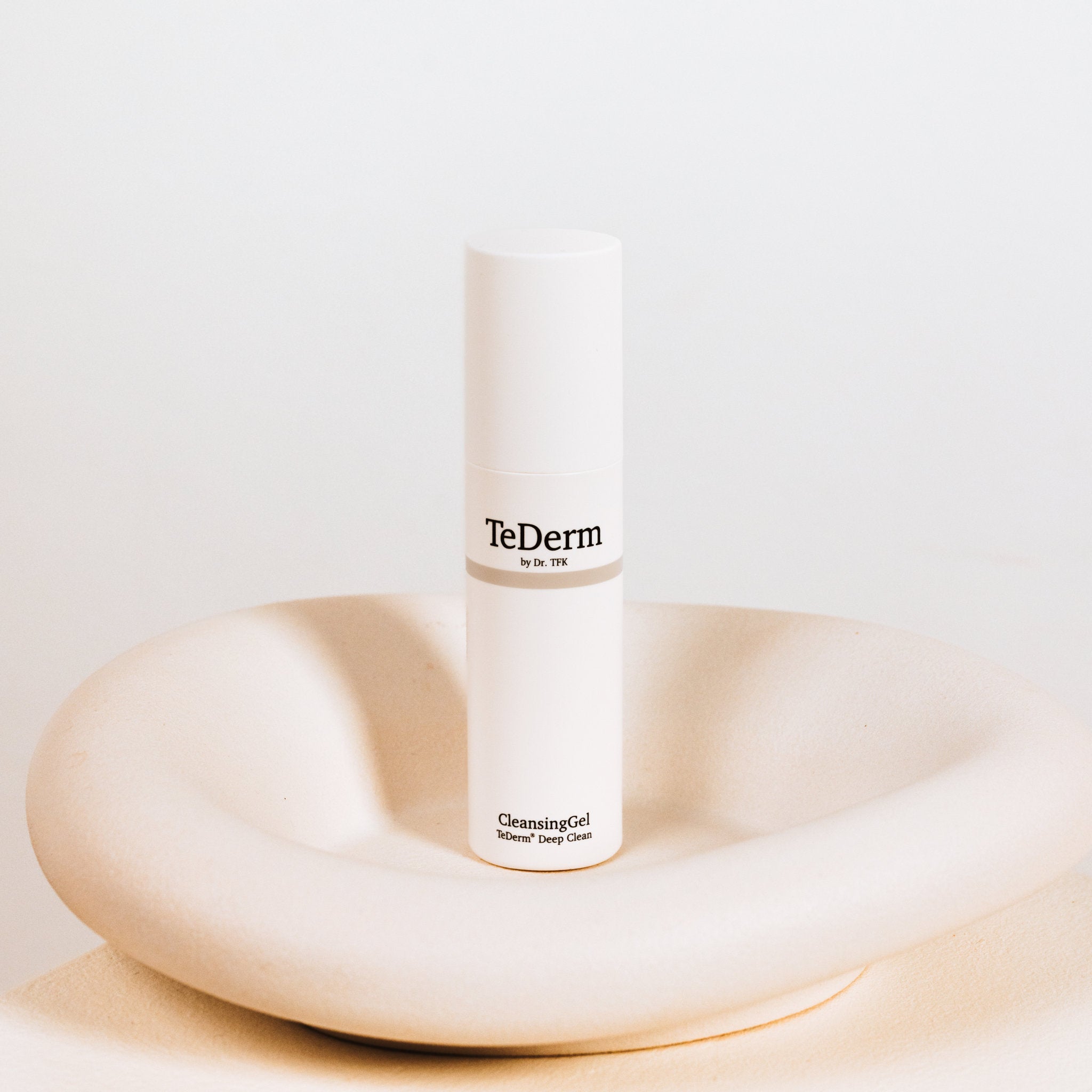 TeDerm CleansingGel in lifestyle setting – lifestyle photo