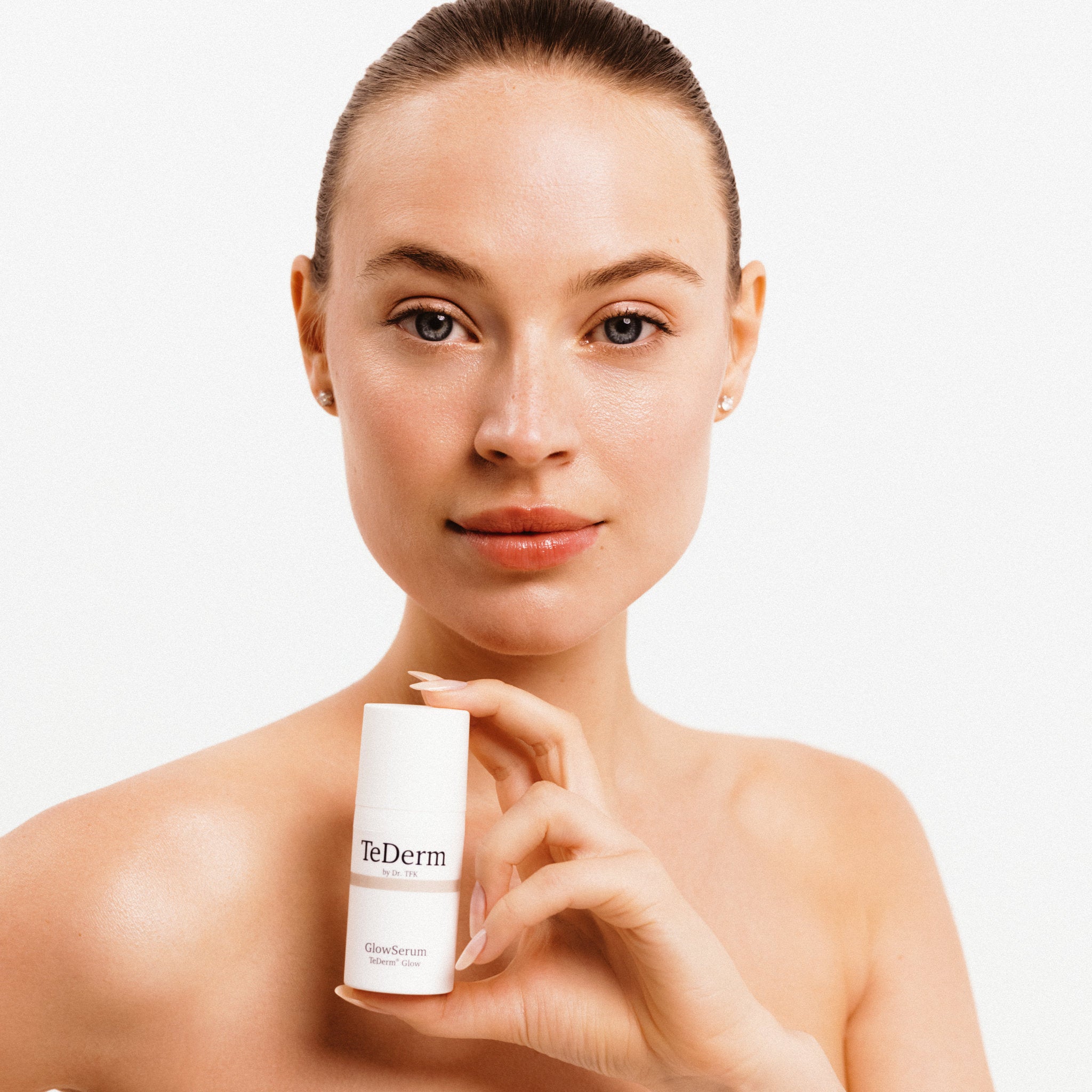 TeDerm GlowSerum bottle – glow serum for a radiant complexion